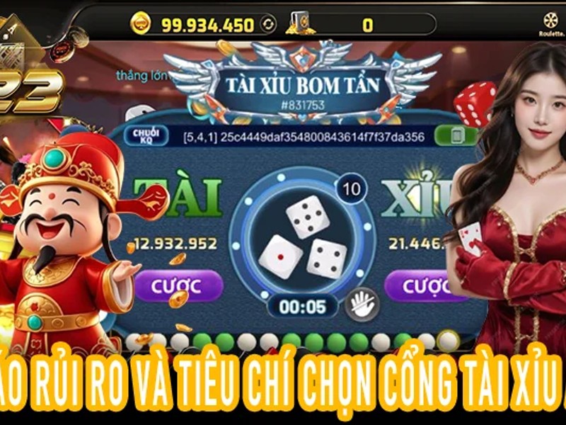 Bàn chơi poker với quân bài và chip tại 98vin